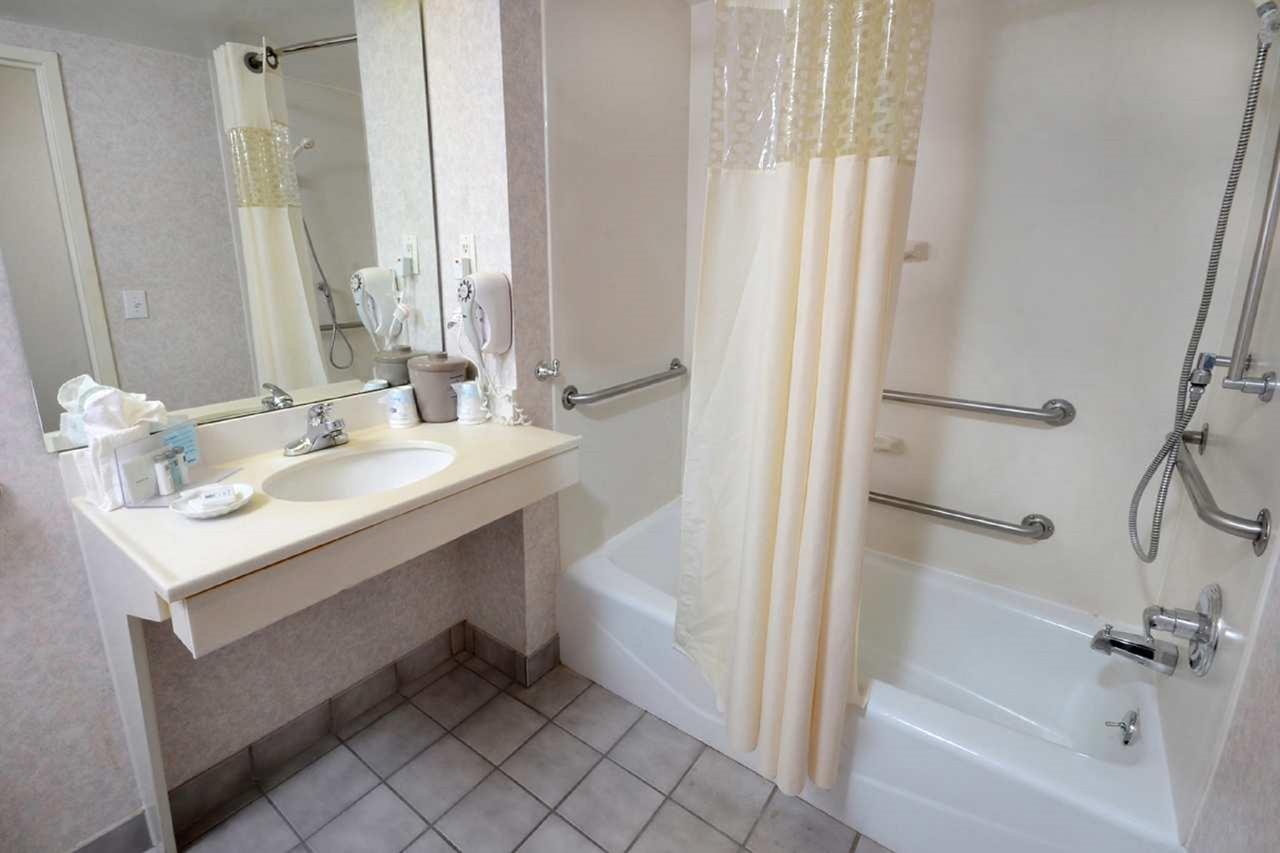 Hampton Inn Roxboro - thumb 30
