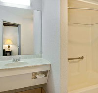 Days Inn by Wyndham Lisbon - Accommodation Texas