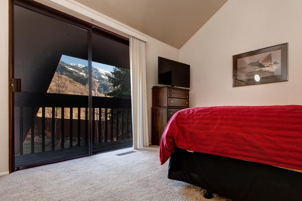 Ski Retreat Apartment - thumb 4