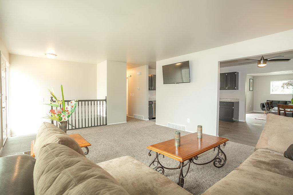 Beautifully Remodeled House Near SKI Resorts - thumb 13
