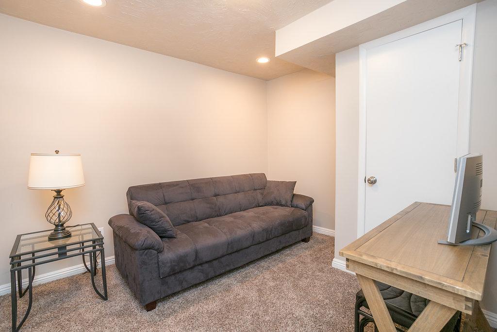 Beautifully Remodeled House Near SKI Resorts - thumb 40