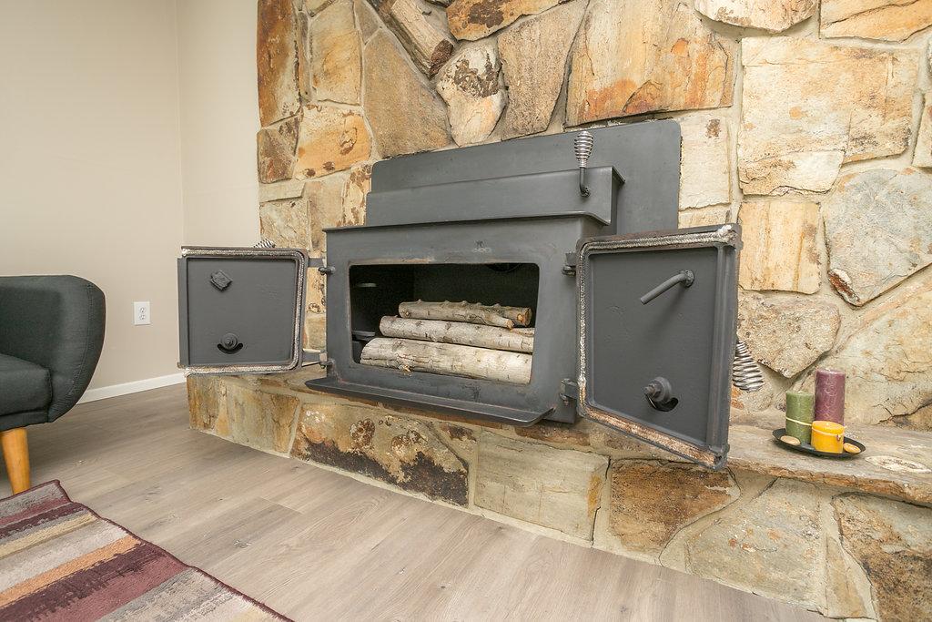 Beautifully Remodeled House Near SKI Resorts - thumb 16