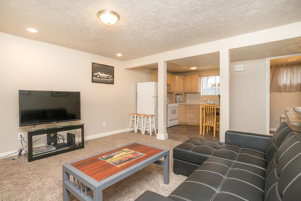 Beautifully Remodeled House Near SKI Resorts - thumb 31