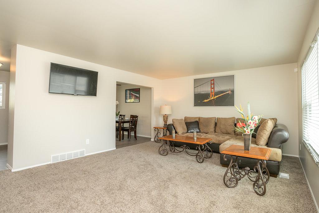 Beautifully Remodeled House Near SKI Resorts - thumb 19