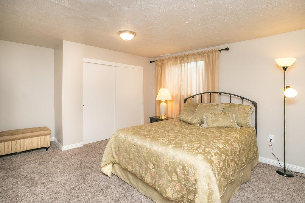 Beautifully Remodeled House Near SKI Resorts - thumb 37