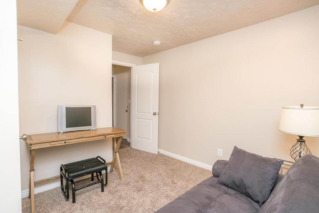 Beautifully Remodeled House Near SKI Resorts - thumb 39