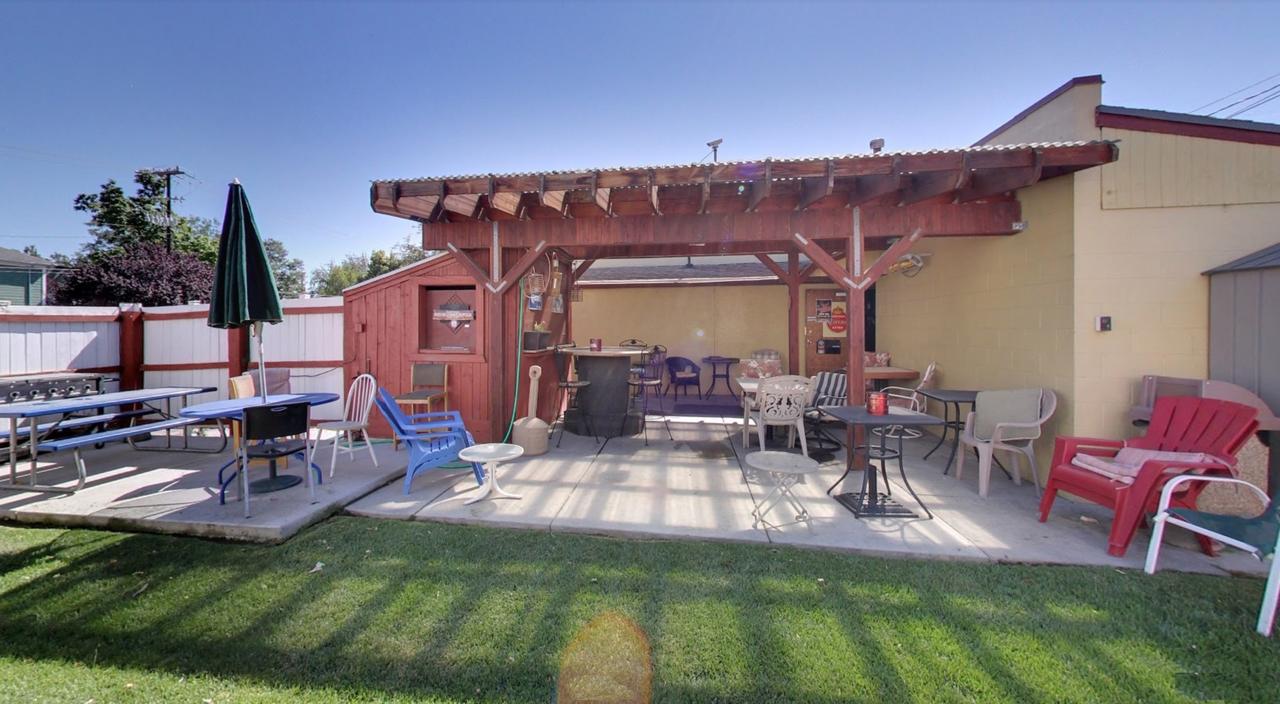 Beautifully-updated 2 Bedroom Home In The Middle Of The Valley - thumb 16