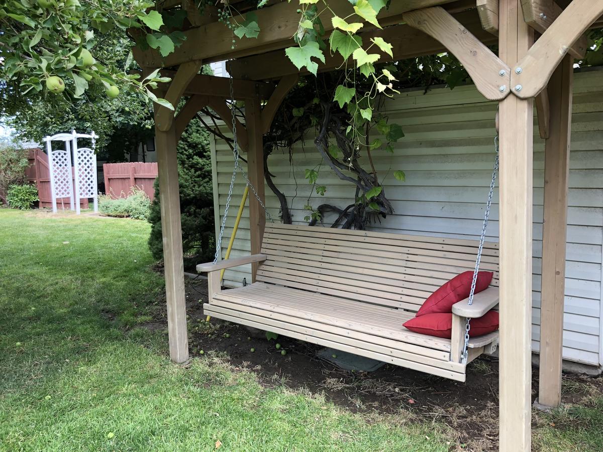 Beautifully-updated 2 Bedroom Home In The Middle Of The Valley - thumb 3