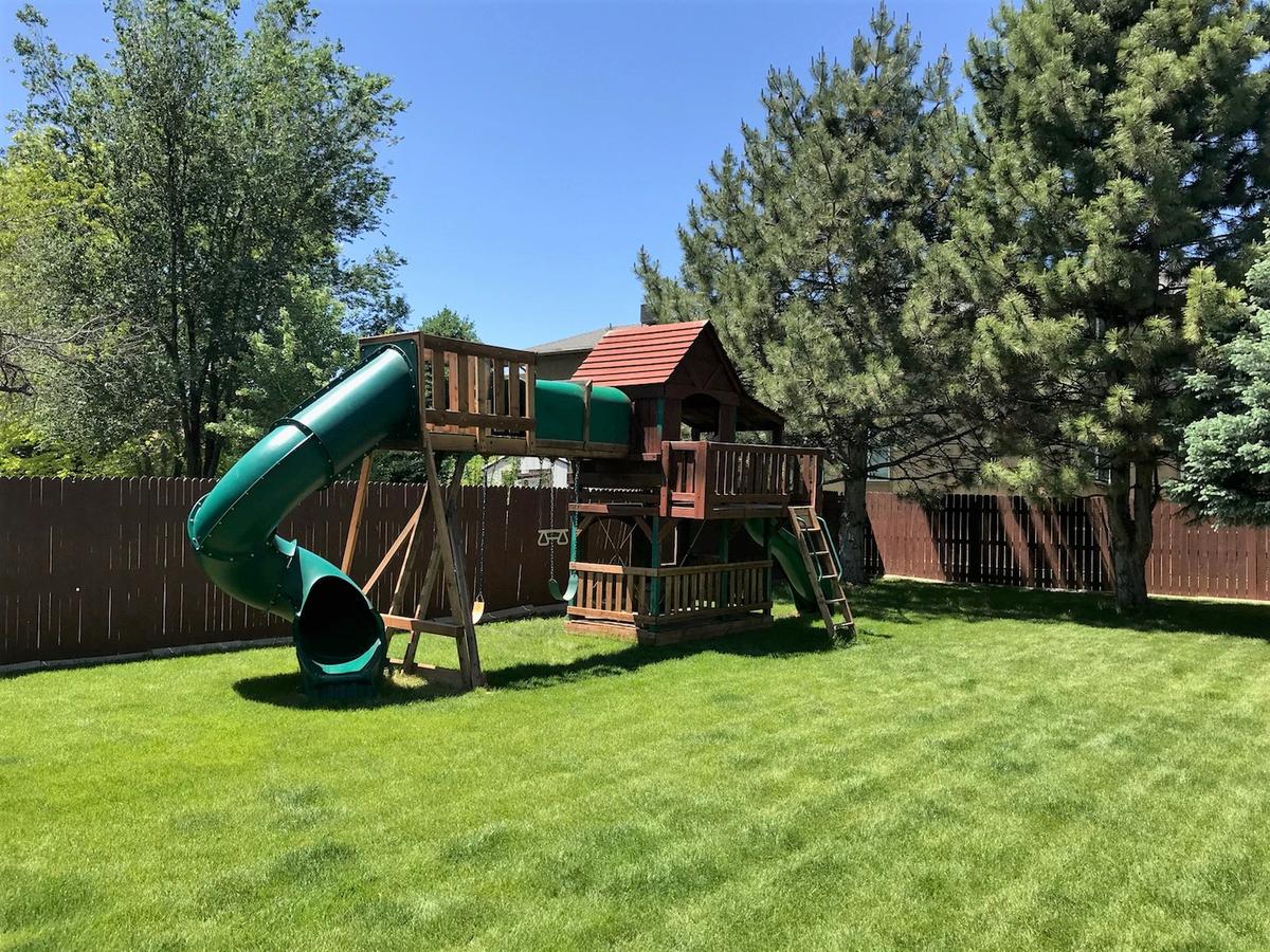 Beautifully-updated 2 Bedroom Home In The Middle Of The Valley - thumb 1