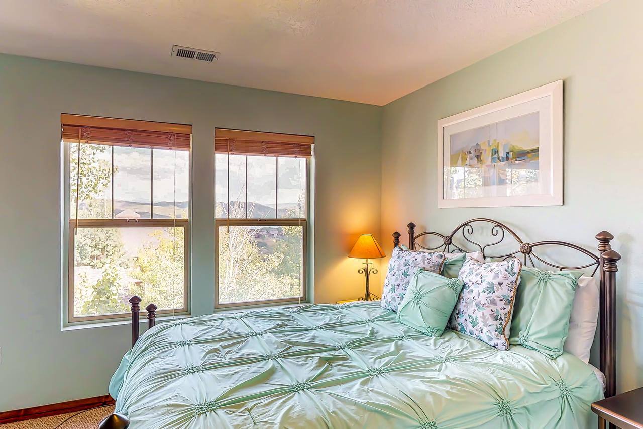 Fantastic Fox Bay Condo - thumb 10