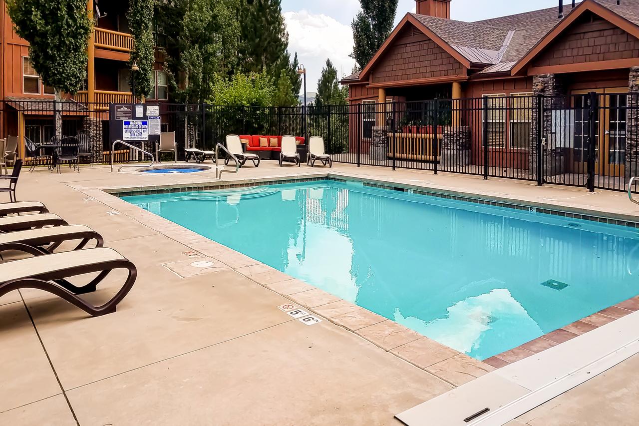 Fantastic Fox Bay Condo - thumb 25