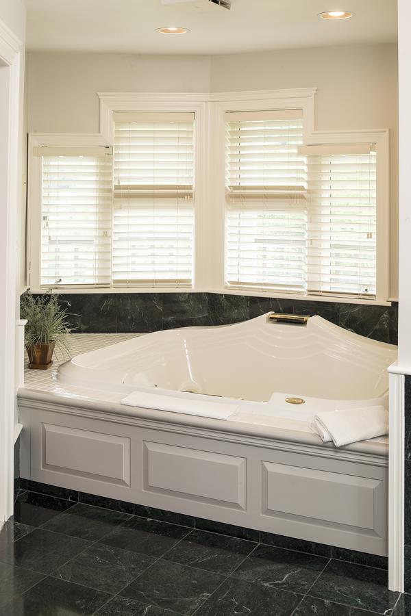 Fairbanks Inn - thumb 32