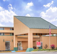 Ramada by Wyndham Roanoke - Accommodation Texas
