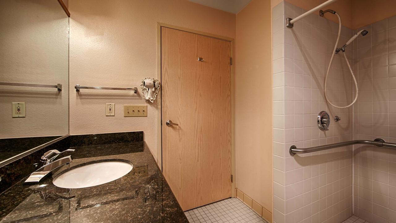 Best Western Alderwood - thumb 20