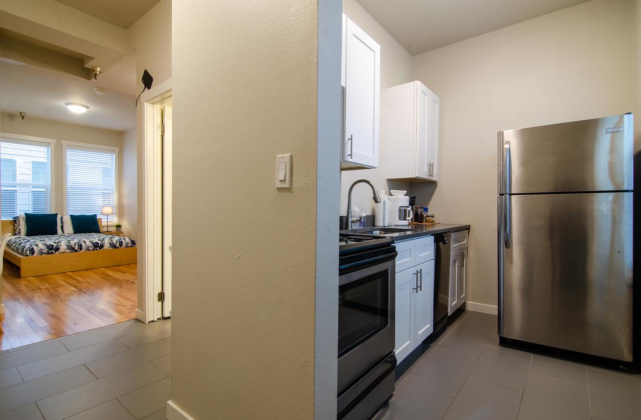 100 Yesler 303 - thumb 6