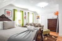 123 - Queen's Quarters Accommodation Texas