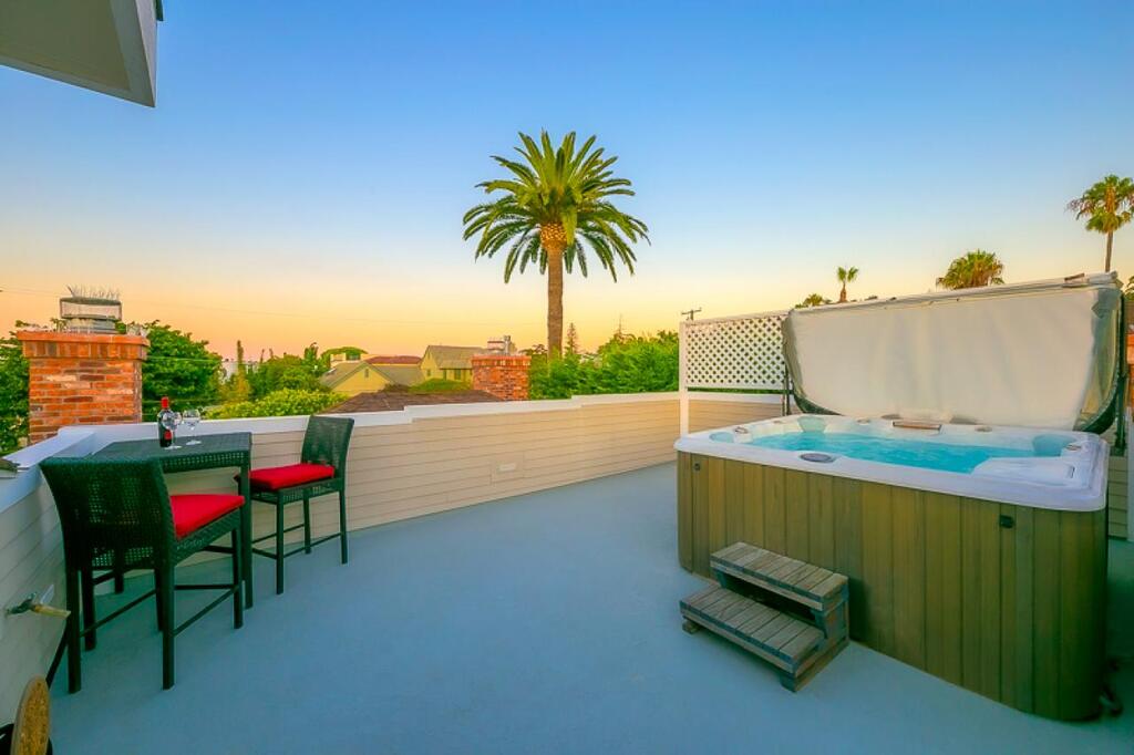 7824 - Village Escape - thumb 2