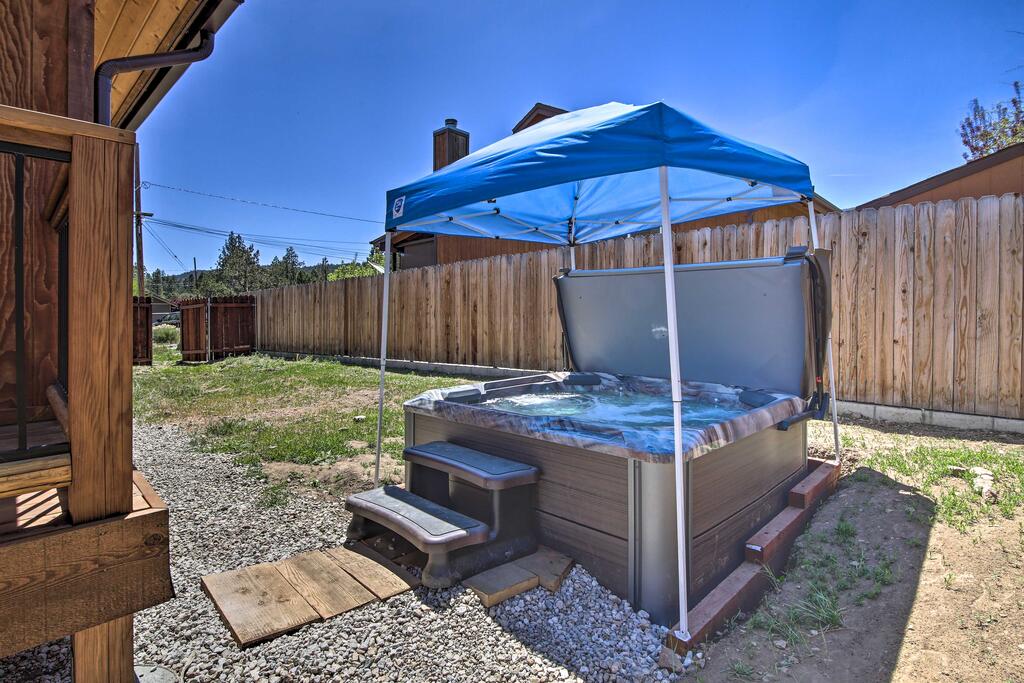 Bear's Den Luxury Cabin  15 Min To Lake! - thumb 2