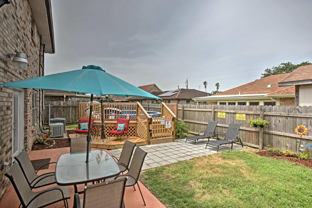 'Major Manor' New Orleans Home With Pool And Game Room - thumb 1