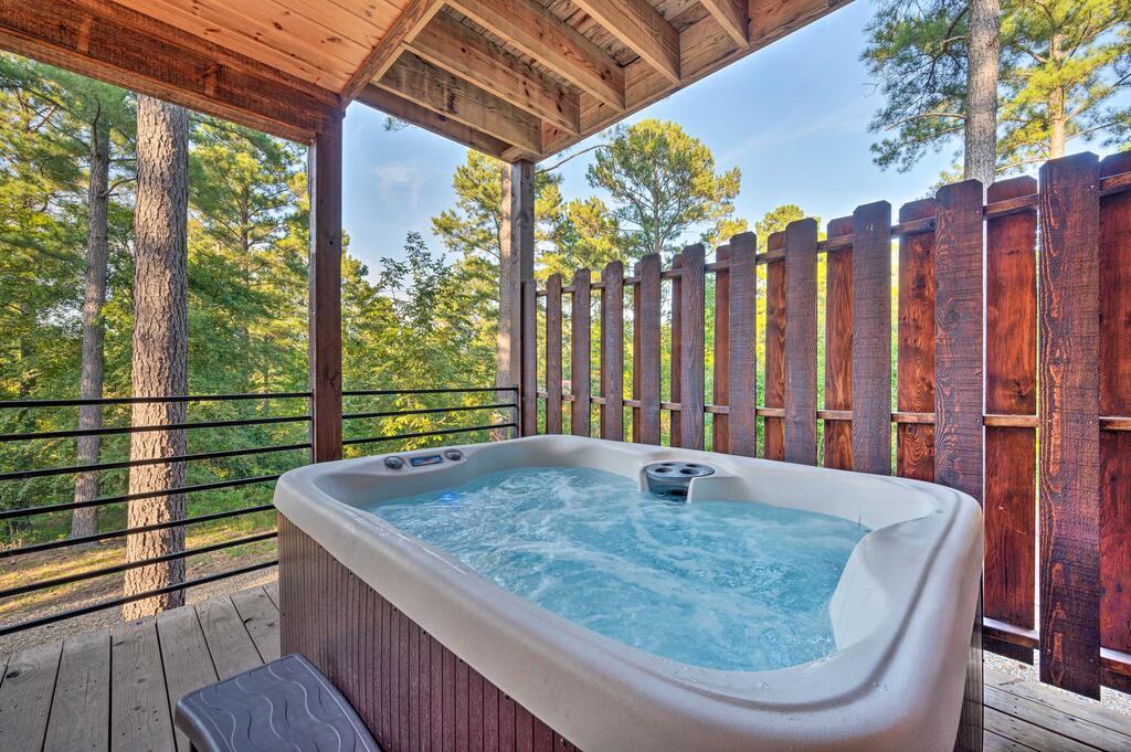 'Midnight Rhapsody' Cabin With Fire Pit, Hot Tub - thumb 1