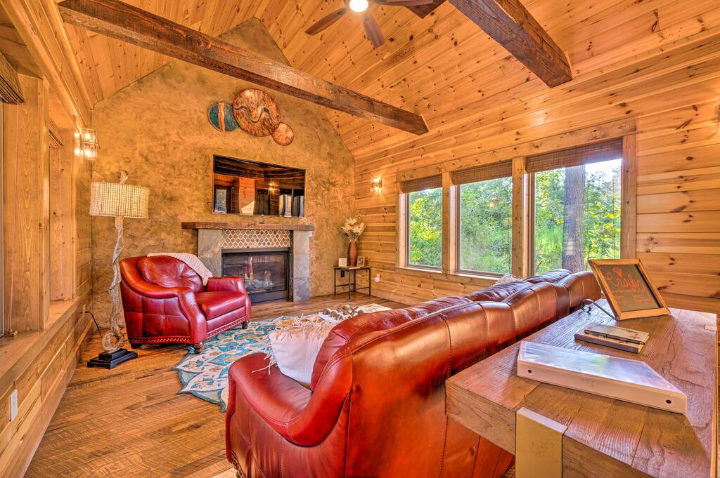 'Midnight Rhapsody' Cabin With Fire Pit, Hot Tub - thumb 3