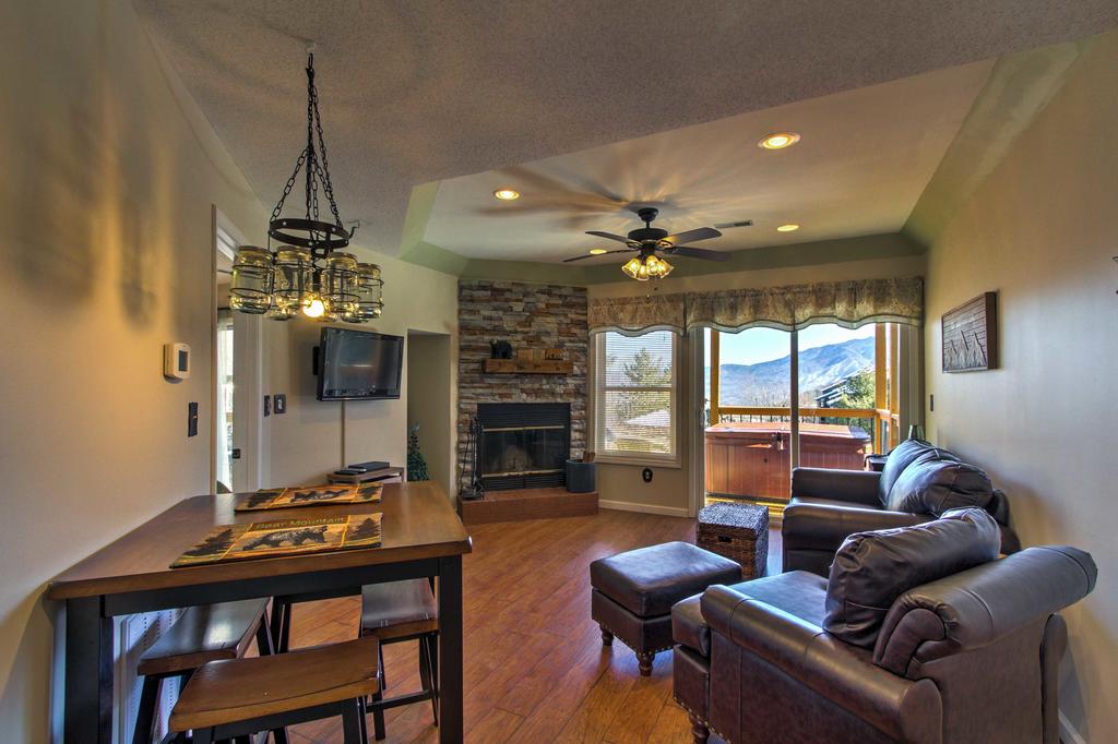 'Mint Manor' Gatlinburg Home With Hot Tub & Sauna! - thumb 2