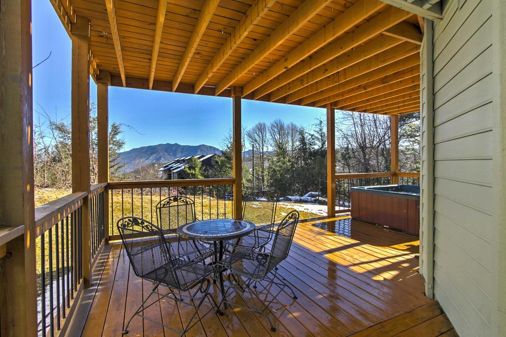 'Mint Manor' Gatlinburg Home With Hot Tub & Sauna! - thumb 0