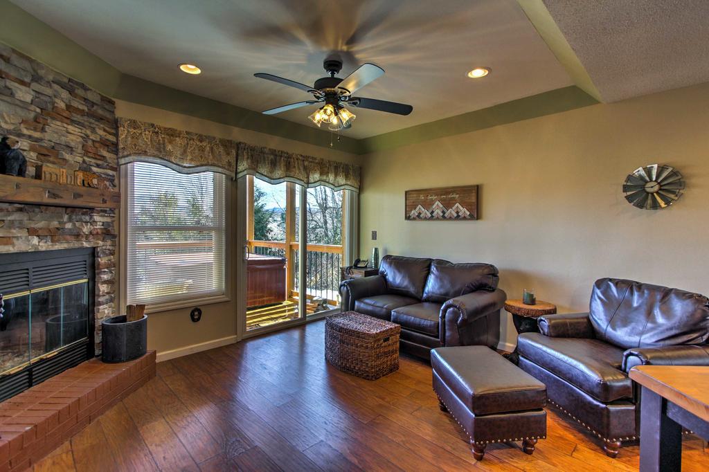 'Mint Manor' Gatlinburg Home With Hot Tub & Sauna! - thumb 3