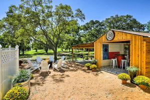 'Texas Roots' 3BR Fredericksburg House With Hot Tub!