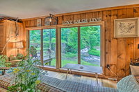 'The Mill River Cabin w/ Fireplace  River View Accommodation Texas