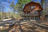 'Treehouse' Rustic Madison Cabin with Game Room Deck Accommodation Texas