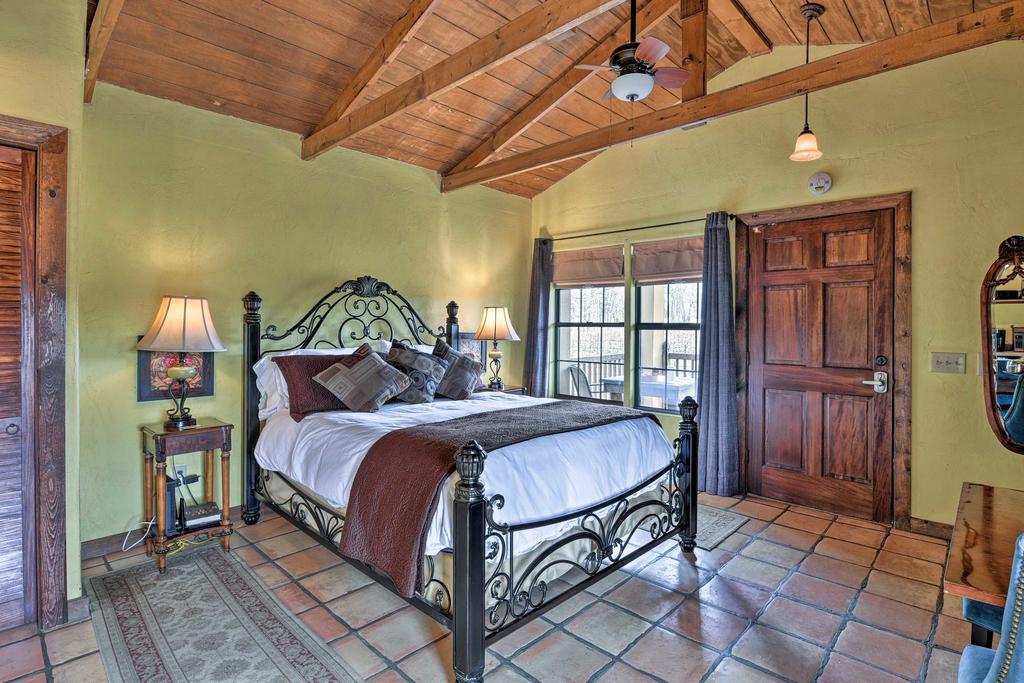 'Tuscan Cottage' Rustic Pittsburg Studio On Winery - thumb 0