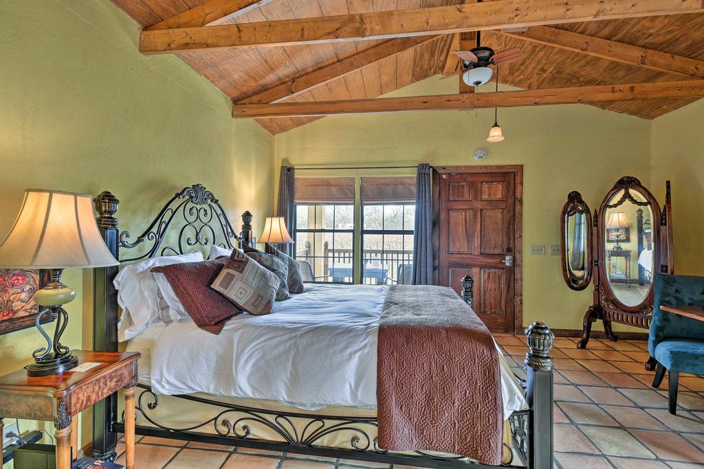 'Tuscan Cottage' Rustic Pittsburg Studio On Winery - thumb 2