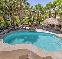 'Under the Palms'- Galveston Home with Private Pool - Accommodation Texas