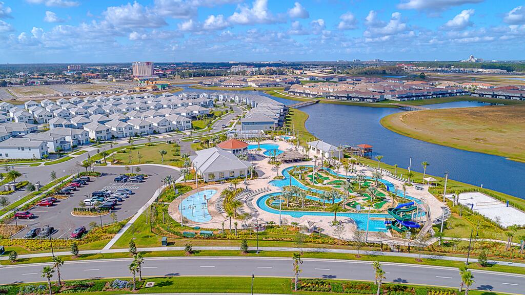 (EV4821) Storey Lake Home 4/3 Private Pool & Free Waterpark - thumb 1