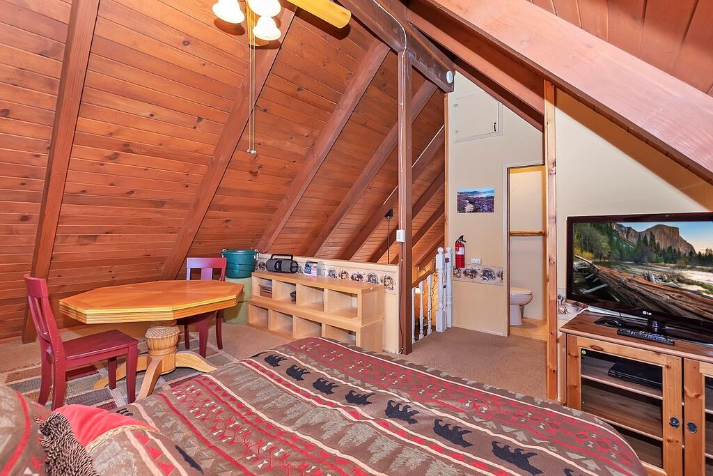 017 Mountain Bliss Cabin - thumb 0