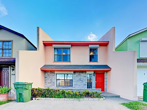 121 E Lantana Street Townhouse Unit B
