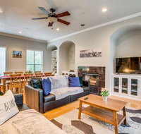 2 Huge Townhouses in Oak Lawn PERFECT for groups - Accommodation Texas