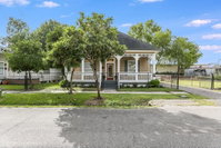 2 miles to Downtown EaDo House Jr Accommodation Texas