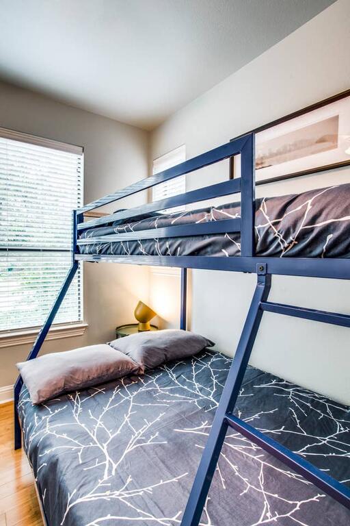 2 Unit Grand Oak Lawn House Perfect For Groups - thumb 3