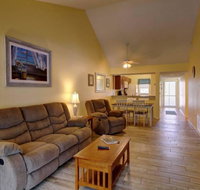 2nd FL 2 BR End Unit condo with Vaulted Ceilings in Plantation Golf Club - Accommodation Texas