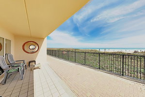 4400 Gulf Blvd Condo Unit 105