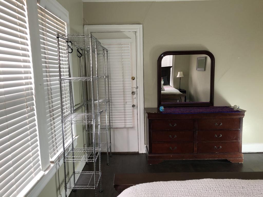 5 Mins To Downtown. 950 SF Entire1B-1B Heart Of Oaklawn, 75219.Sleeps 6. - thumb 3