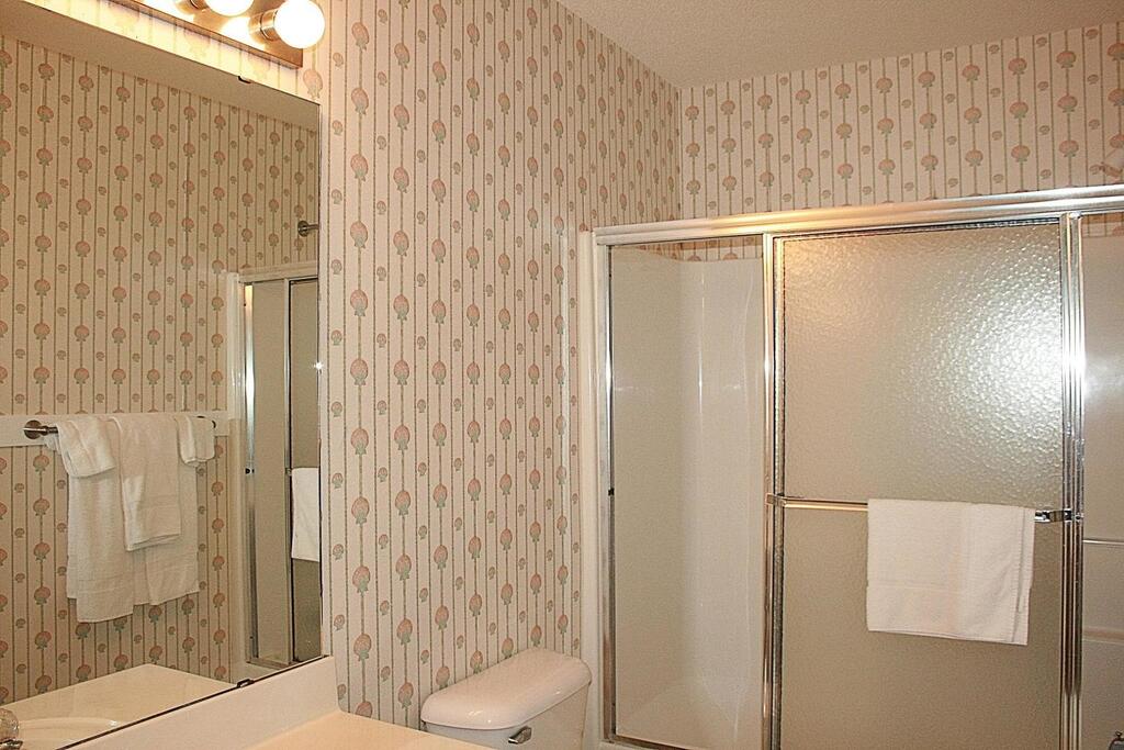 604M Condo - thumb 2