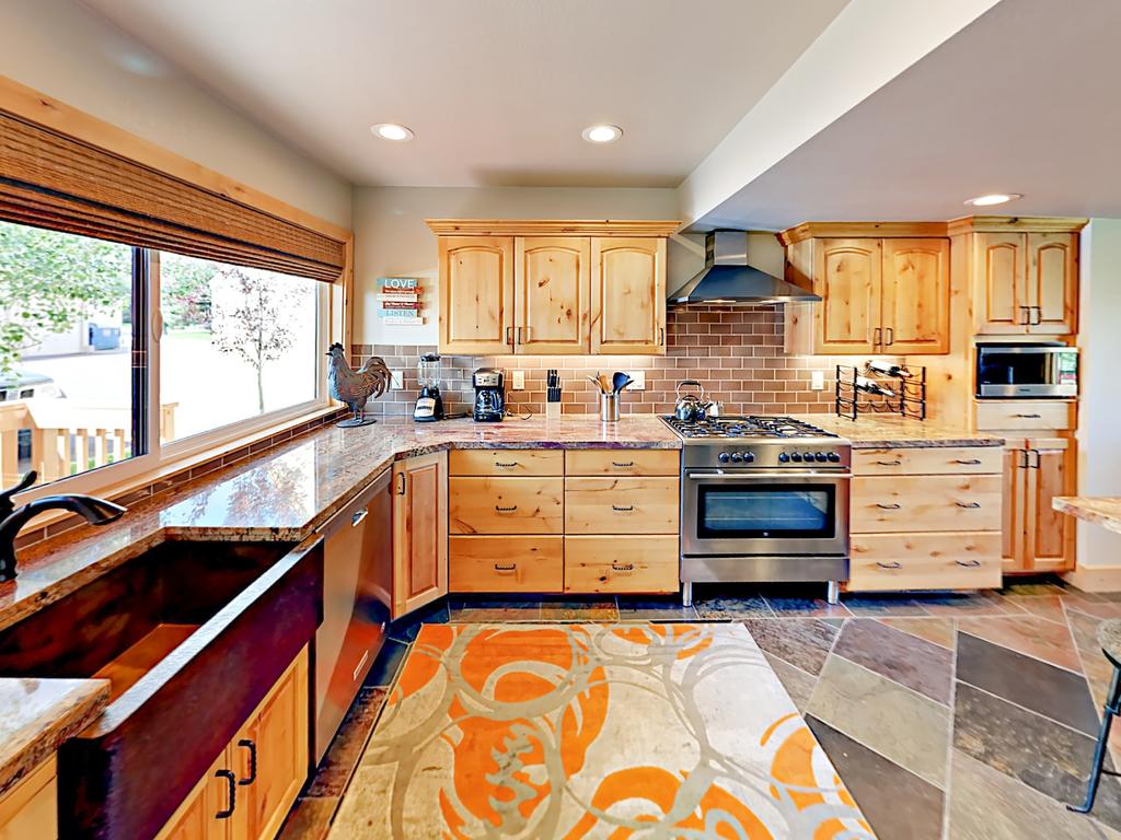 76 Vantage Court Condo - thumb 1