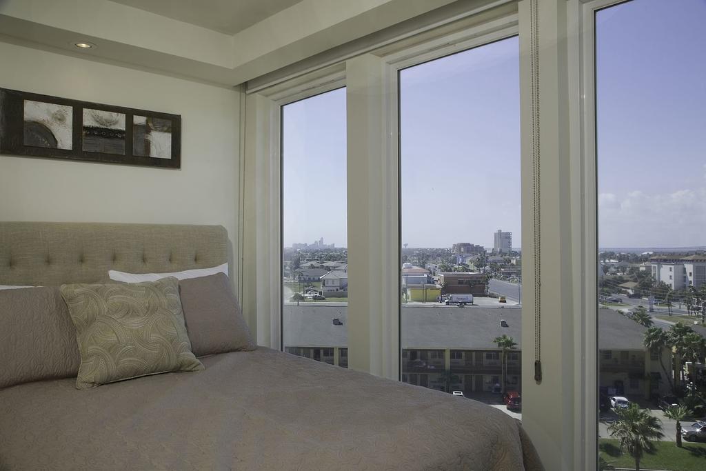 7t Floor Bayview Condo 1BR, Beachfront Resort. Solare Tower 704 - thumb 1