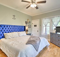 Adorable Seguin Home with Porch 1 Mi to Downtown - Accommodation Texas