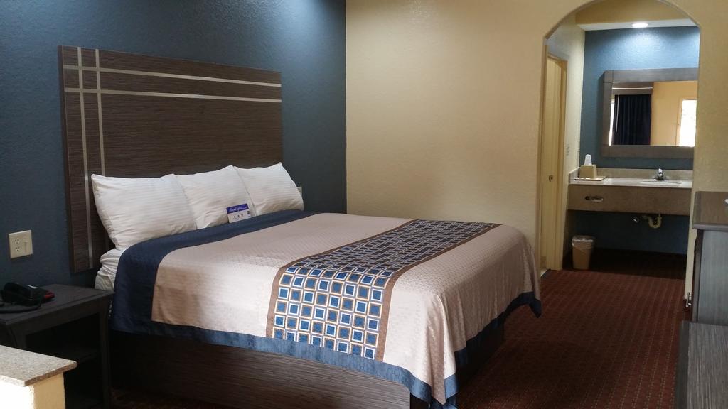 Americas Best Value Inn & Suites Northeast Houston - thumb 1