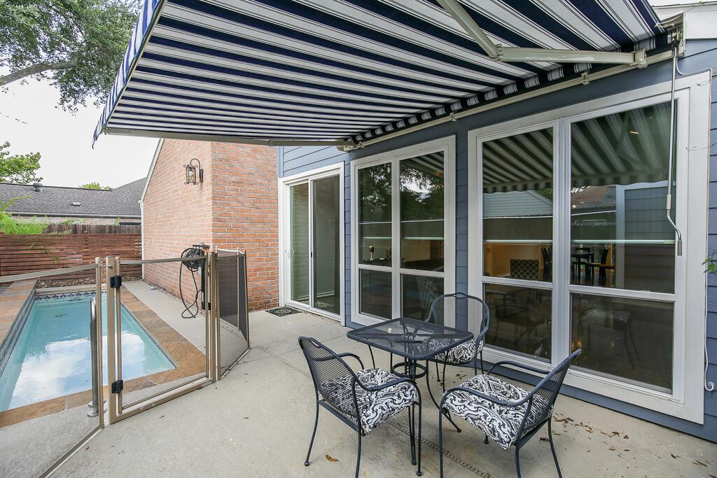 Astonishing Home W Pool In Energy Corridor-Houston - thumb 0