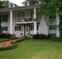 Azalea Plantation B  B - Accommodation Texas